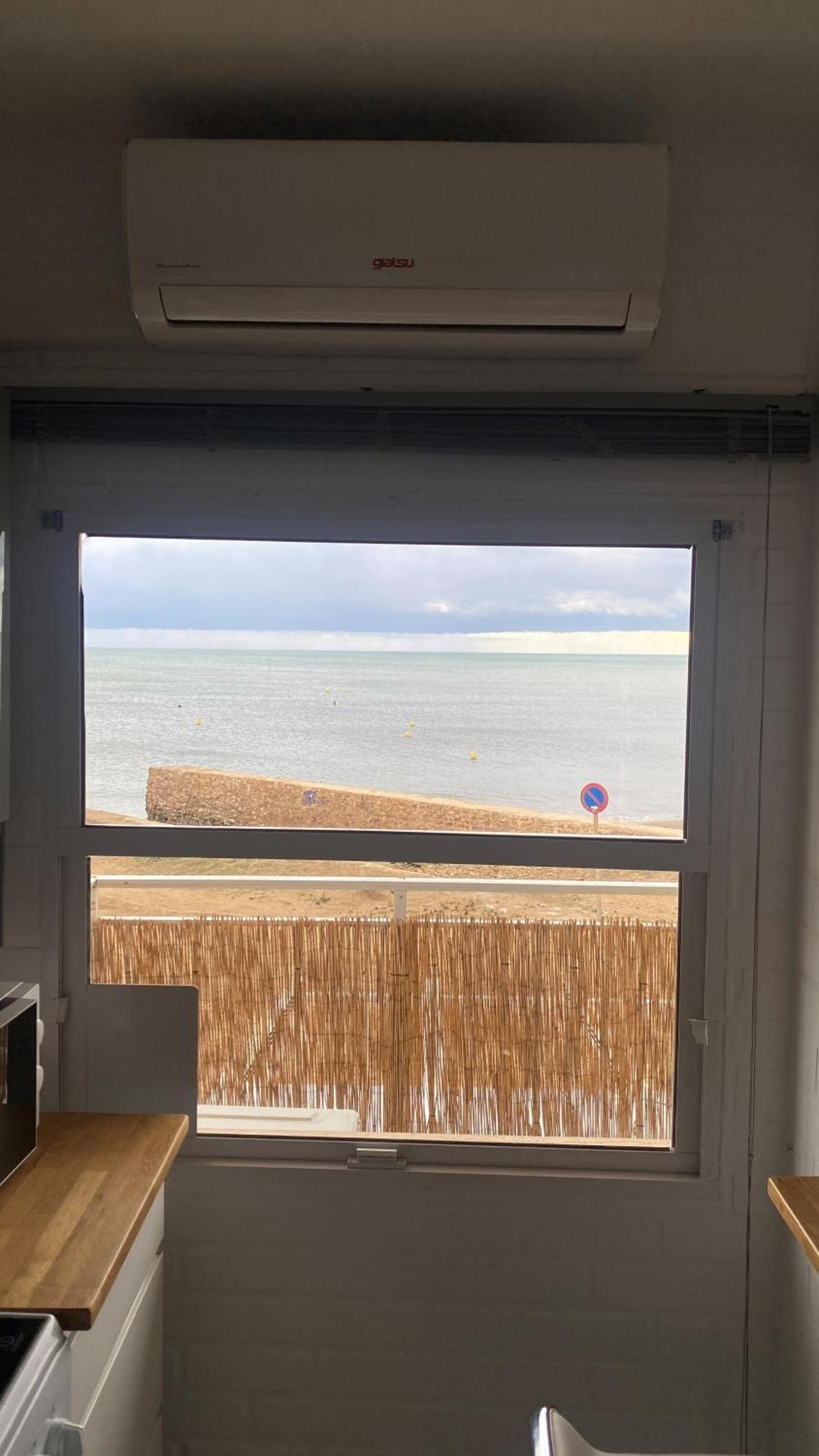 Beachfront Apartment - La Mata トレビエハ エクステリア 写真