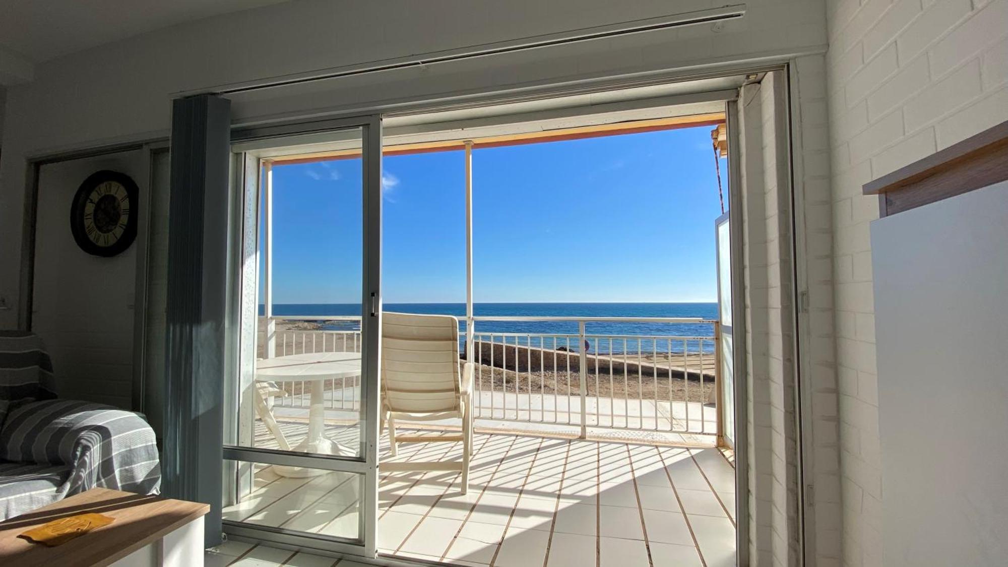 Beachfront Apartment - La Mata トレビエハ エクステリア 写真
