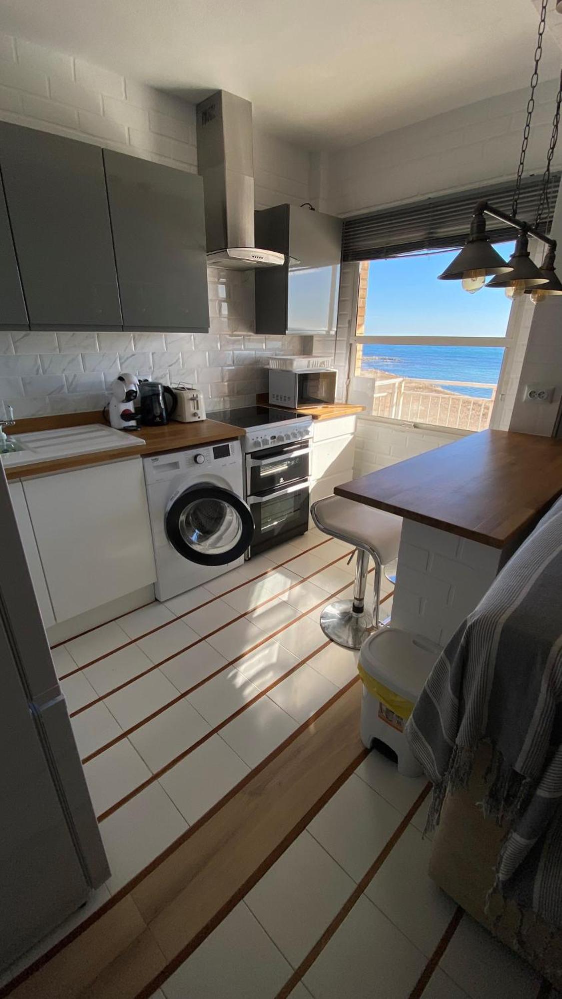 Beachfront Apartment - La Mata トレビエハ エクステリア 写真